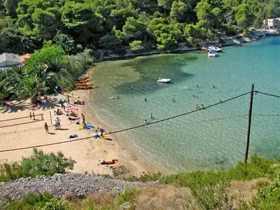 Uvala Stončica, anchorage in Grad Vis, Croatia — photo 2