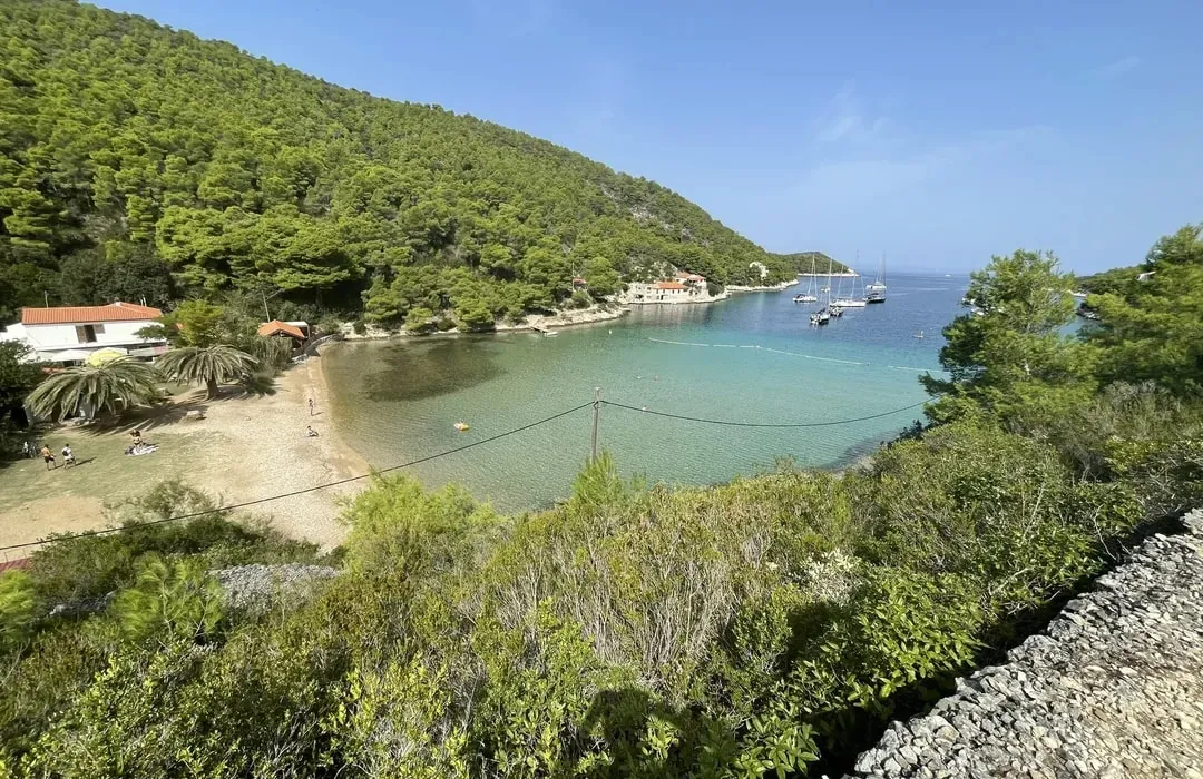 Uvala Stončica, anchorage in Grad Vis, Croatia — photo 3
