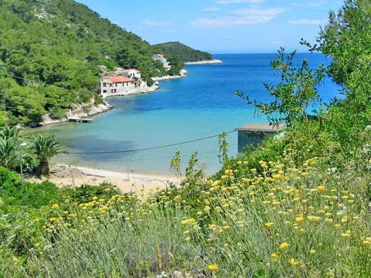 Uvala Stončica, anchorage in Grad Vis, Croatia