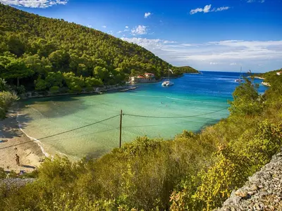 Uvala Stončica, anchorage in Grad Vis, Croatia — photo 5