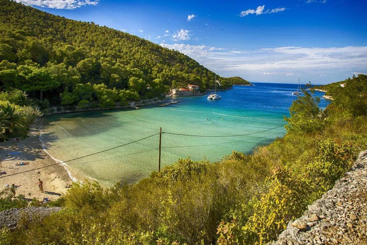 Uvala Stončica, anchorage in Grad Vis, Croatia — photo 5