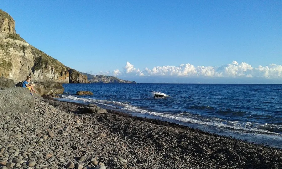 Spiaggia Valle Muria, stop in Lipari, Italy