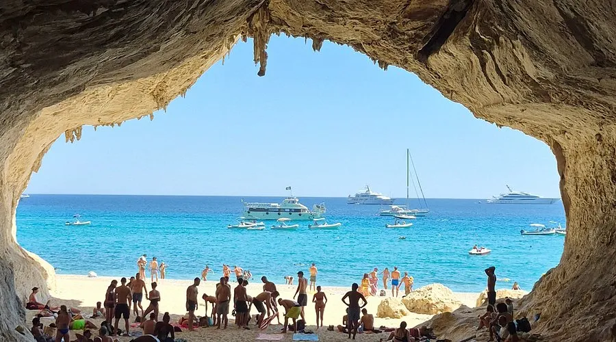 Cala Luna, stop