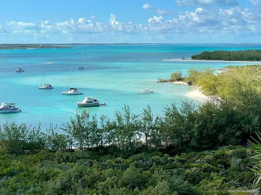 Shep's Beach, stop in Exuma, Bahamas — photo 4