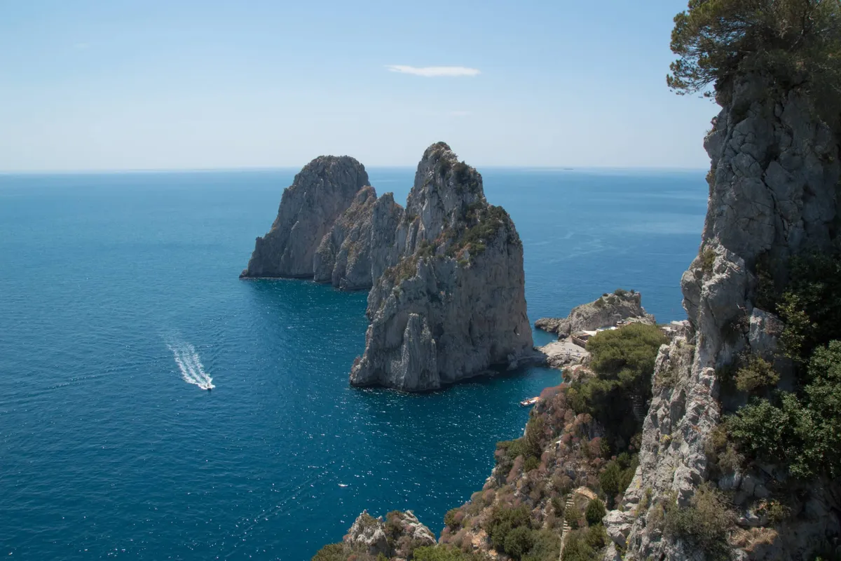 Faraglione di Matermania Anchorage in Capri, Italy — photo 4