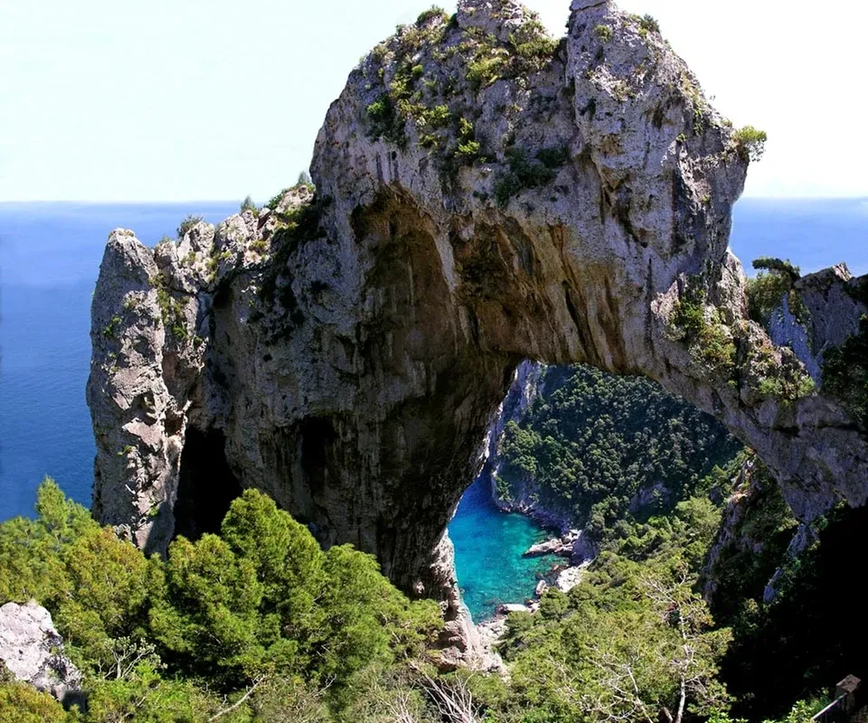 Faraglione di Matermania Anchorage in Capri, Italy — photo 3