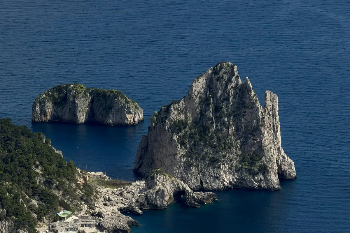 Faraglione di Matermania Anchorage in Capri, Italy — photo 5