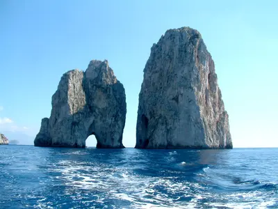 Faraglione di Matermania Anchorage in Capri, Italy — photo 2