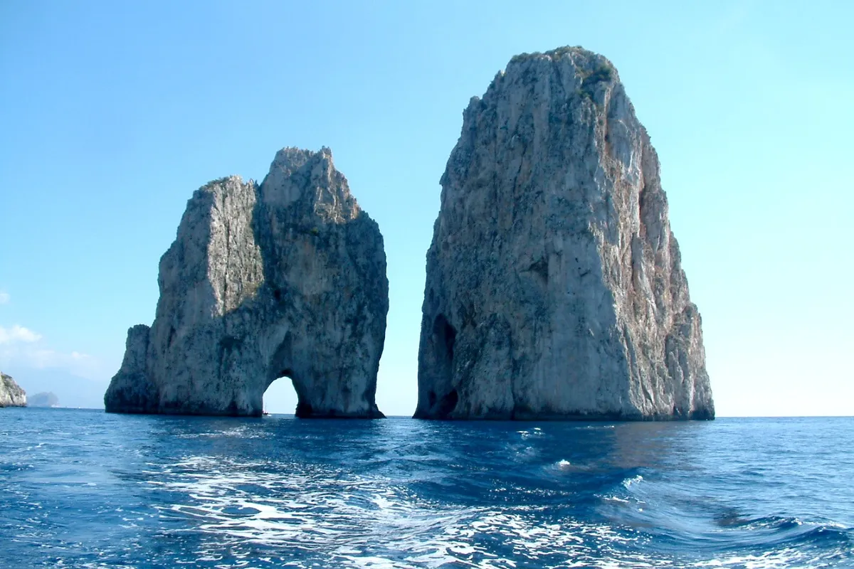 Faraglione di Matermania Anchorage in Capri, Italy — photo 2