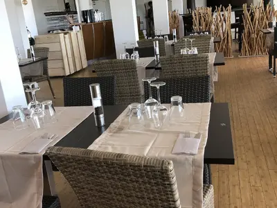 Yacht Club Restaurant