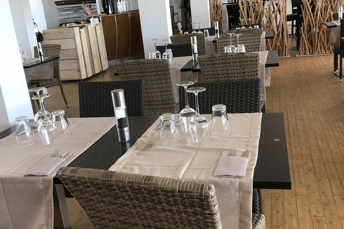 Yacht Club Restaurant, marina in Port-Saint-Louis-du-Rhône, France