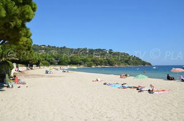 Plage de Tahiti, stop in Saint-Tropez, France — photo 3