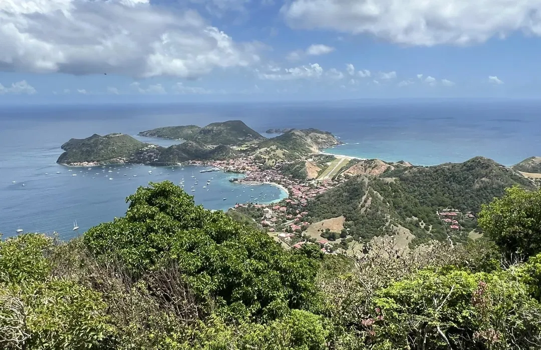 Anse à Cointe, anchorage in Terre-de-Bas, France — photo 5