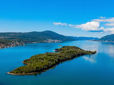 Sveti Marko, stop in Montenegro — photo 3
