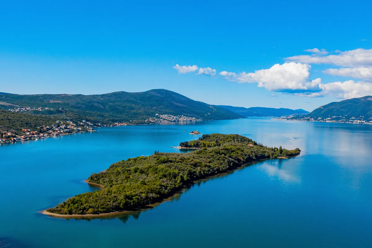 Sveti Marko, stop in Montenegro — photo 3