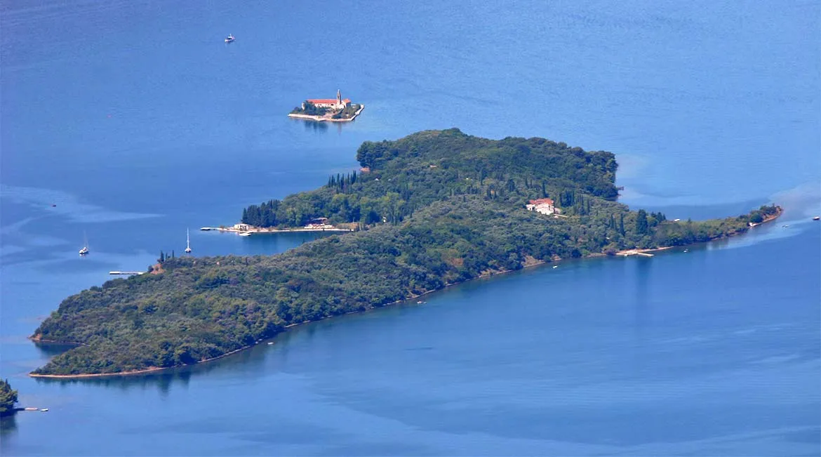 Sveti Marko, stop in Montenegro — photo 7