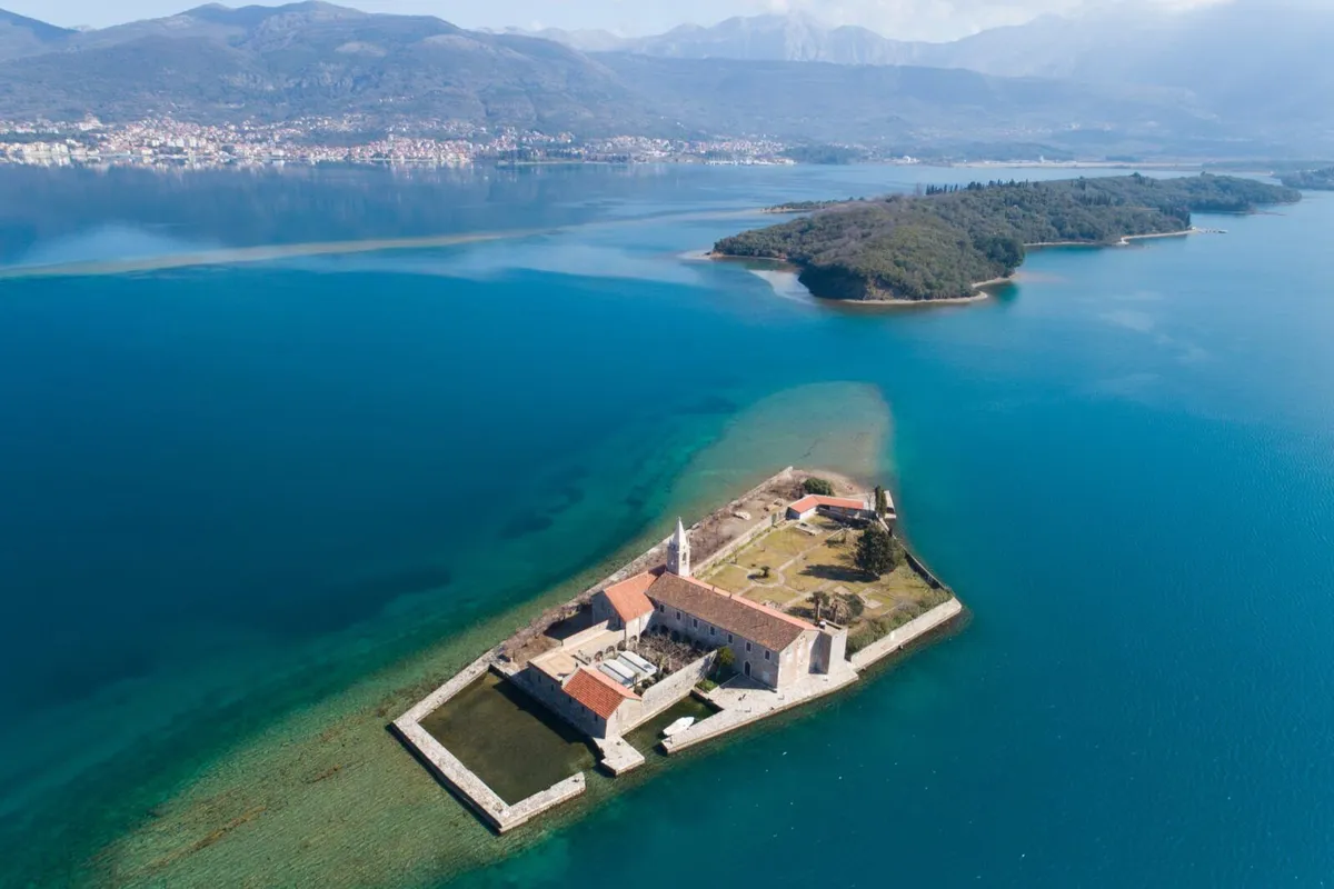 Sveti Marko, stop in Montenegro — photo 4