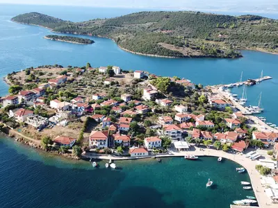 Trizonia