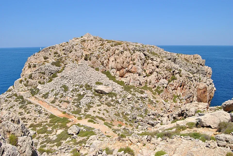 Punta Fra Bernat, stop in Maó, Spain — photo 2