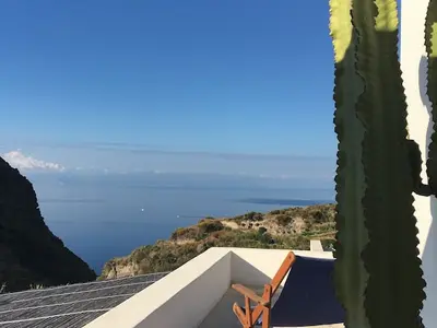 Contrada Falcone, stop in Lipari, Italy — photo 5