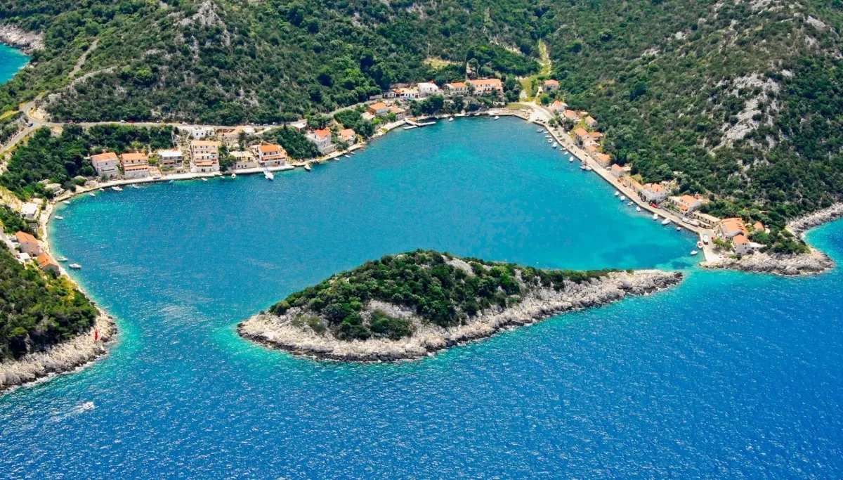 Uvala Zaklopatica, anchorage in Općina Lastovo, Croatia — photo 4