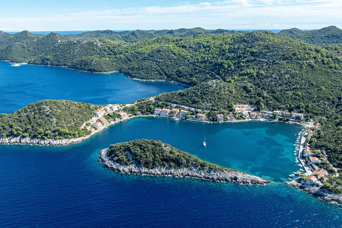 Uvala Zaklopatica, anchorage in Općina Lastovo, Croatia — photo 6