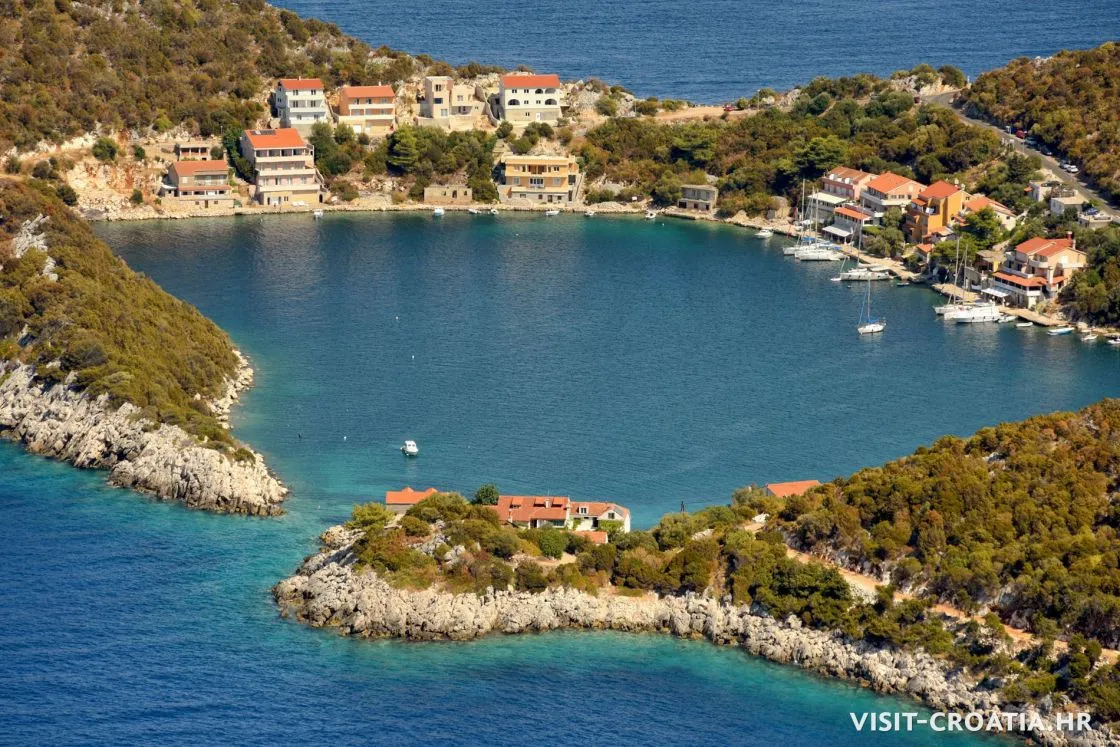Uvala Zaklopatica, anchorage in Općina Lastovo, Croatia