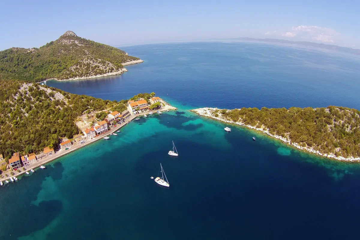 Uvala Zaklopatica, anchorage in Općina Lastovo, Croatia — photo 9