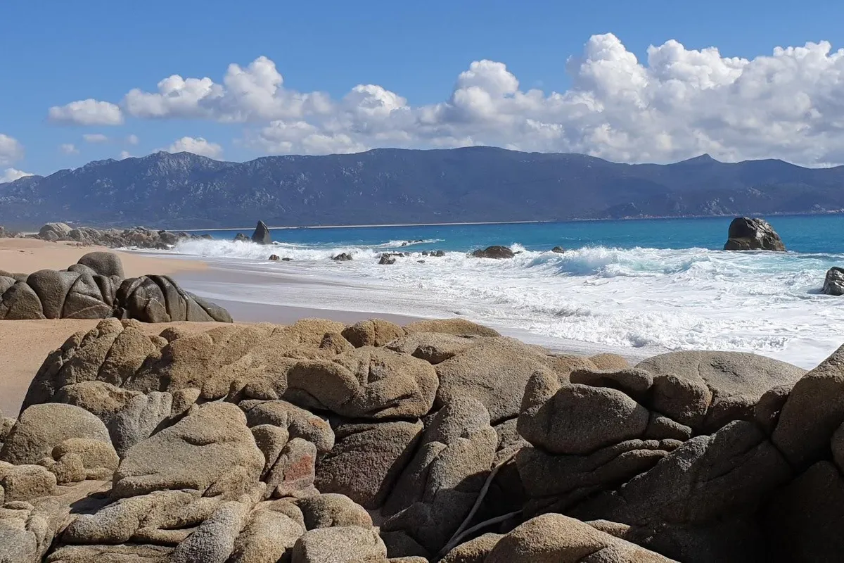 Plage de Tenutella, stop in Serra-di-Ferro, France — photo 8
