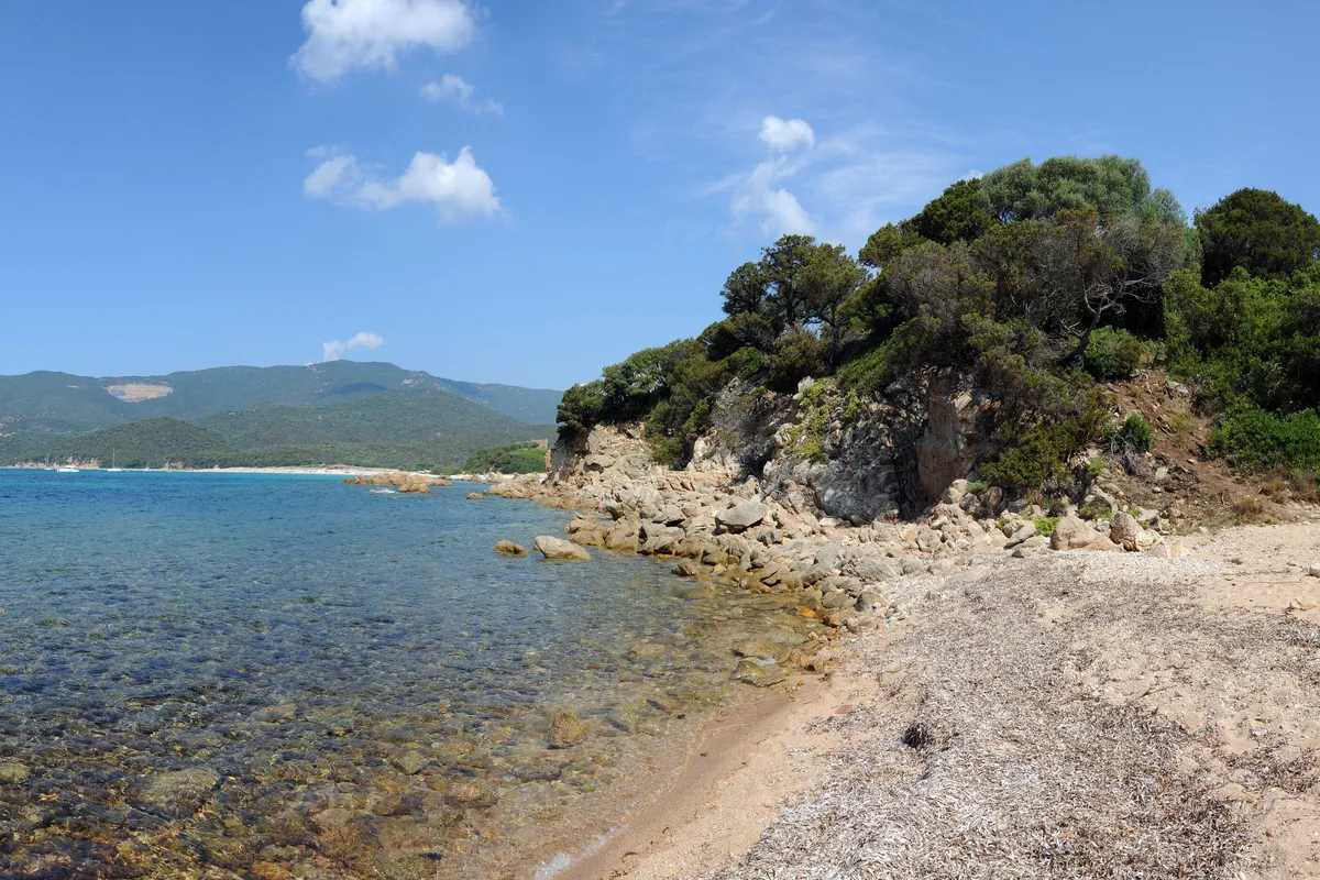 Plage de Tenutella, stop in Serra-di-Ferro, France — photo 10