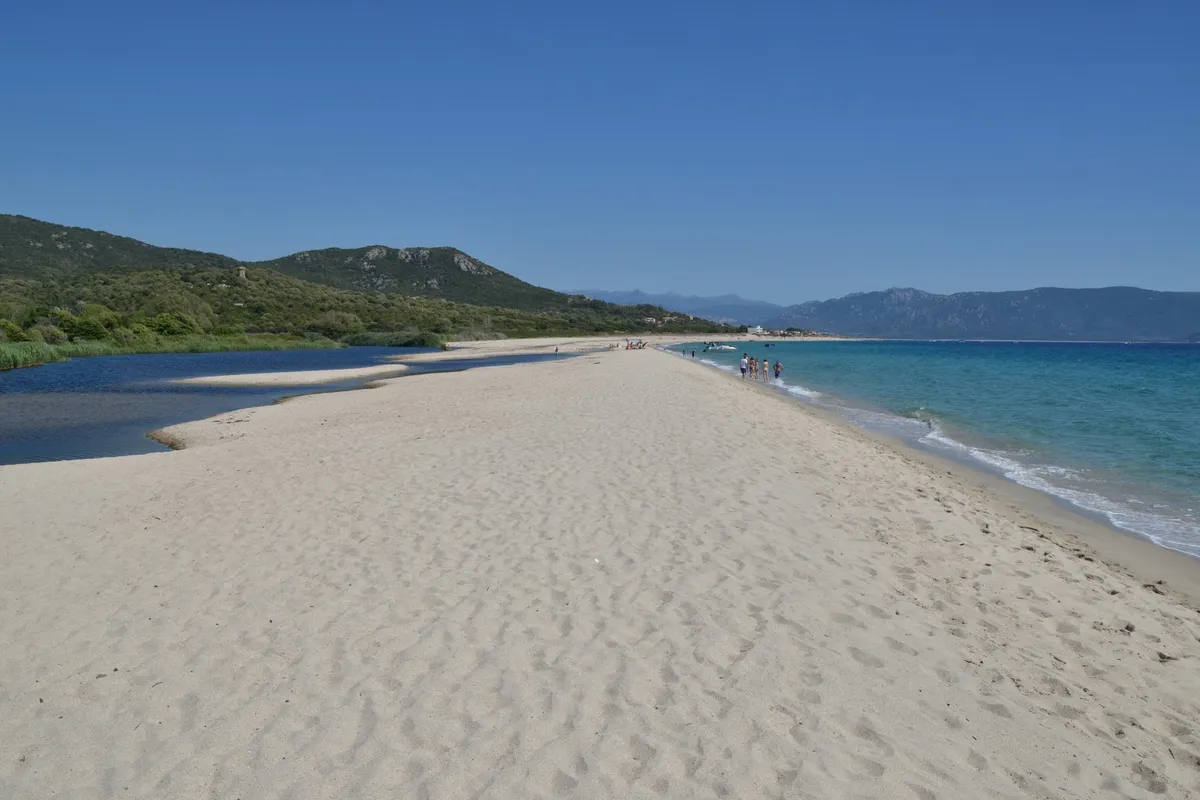 Plage de Tenutella, stop in Serra-di-Ferro, France — photo 7