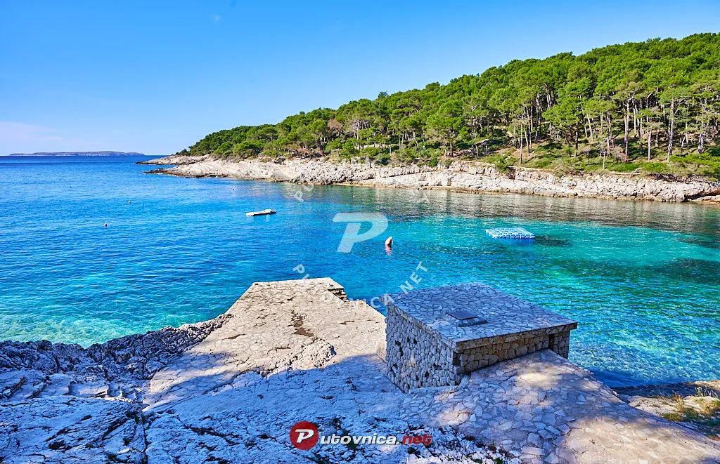 Uvala Žal, anchorage in Croatia — photo 4