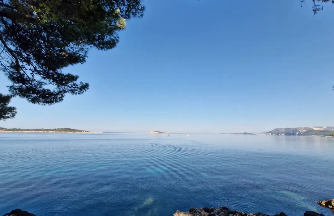 Uvala Žal, anchorage in Croatia