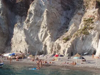 Spiaggia di Vinci, stop in Lipari, Italy — photo 5