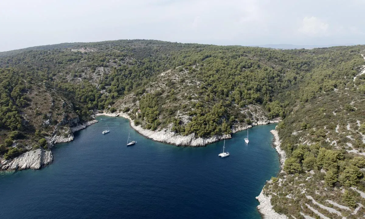 Uvala Tatinja, anchorage in Rogač, Croatia — photo 3