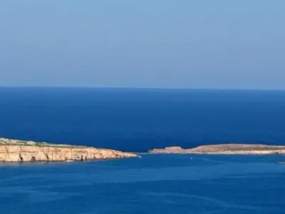 Rdum il-Bież, stop in Saint Paul's Bay, Malta — photo 3