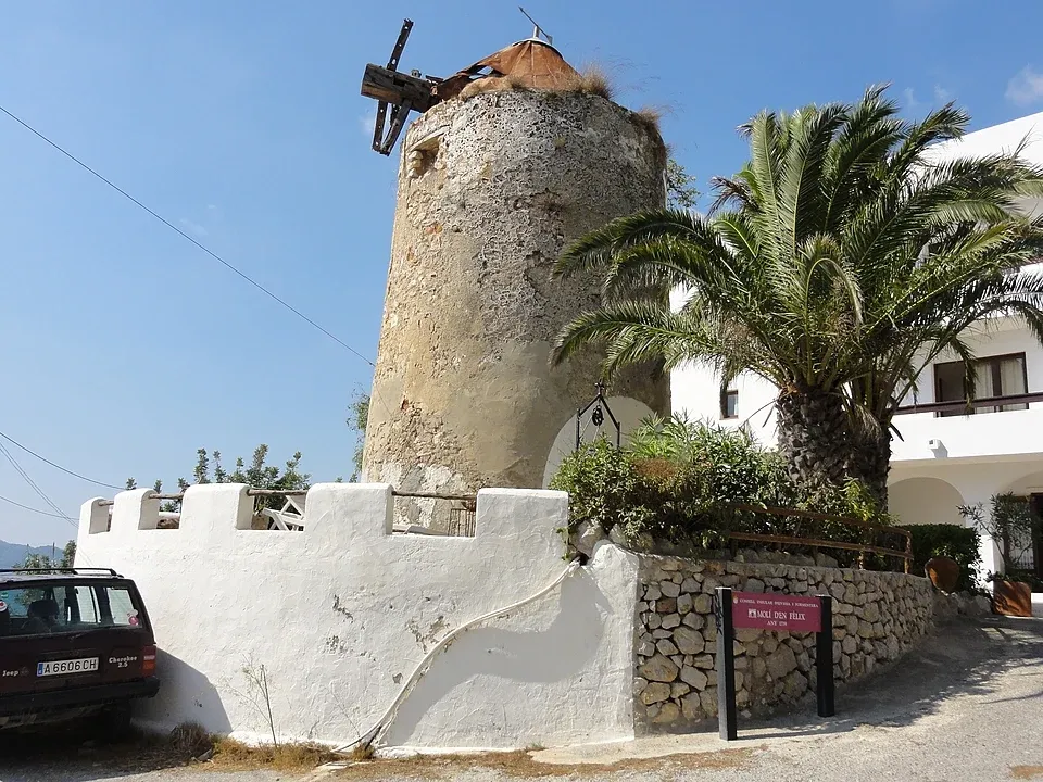 Platja dels Molins, stop in Ibiza, Spain — photo 5