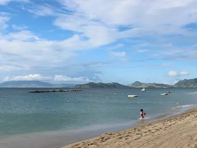 Pinney's Beach, anchorage in Cotton Ground, Saint Kitts and Nevis — photo 2