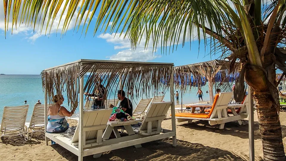 Pinney's Beach, anchorage in Cotton Ground, Saint Kitts and Nevis — photo 7