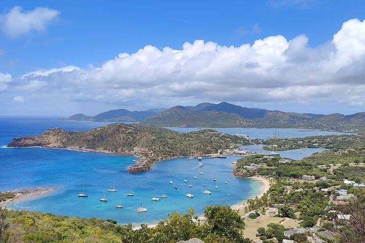 Pinney's Beach, anchorage in Cotton Ground, Saint Kitts and Nevis