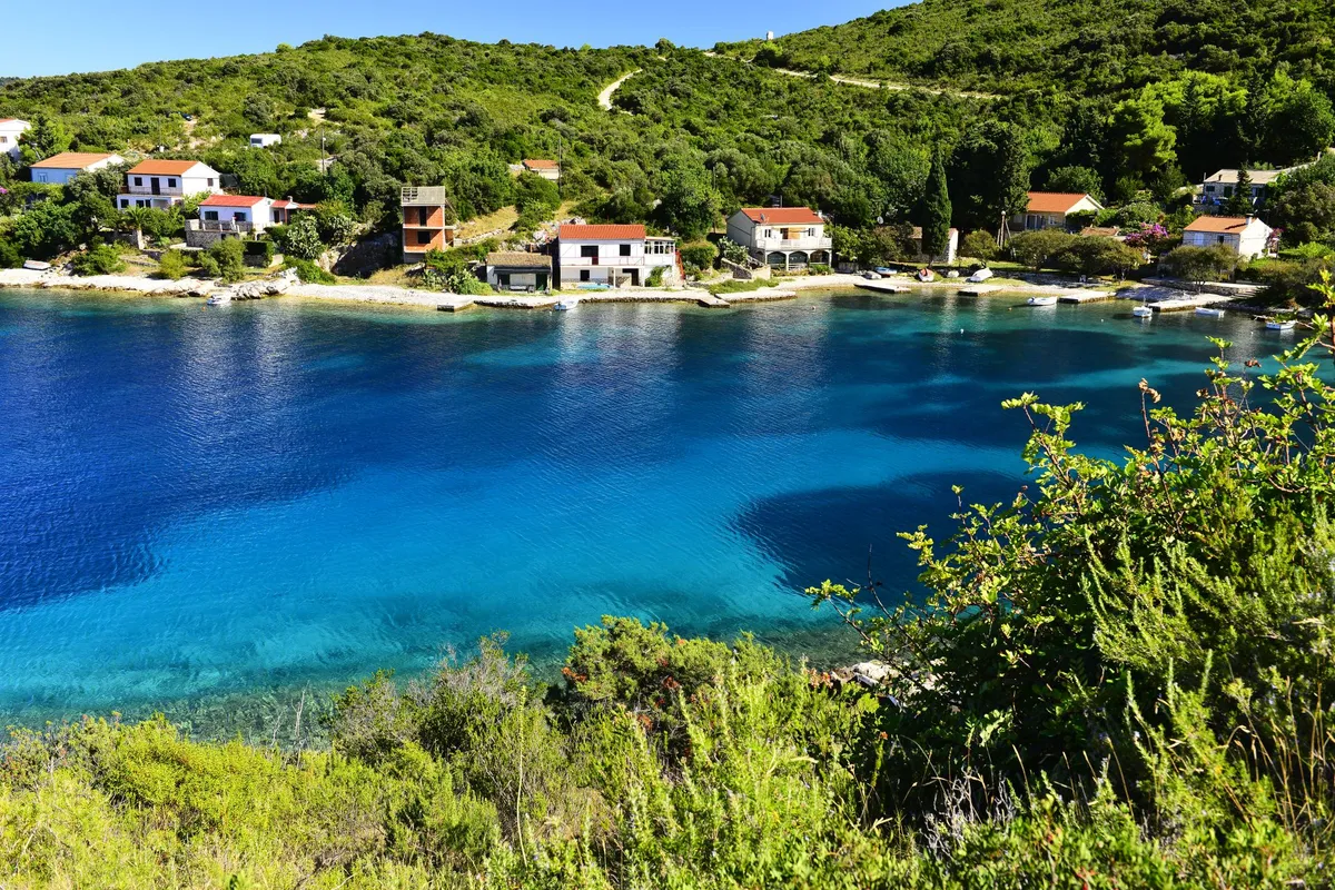 Uvala Parja, anchorage in Grad Vis, Croatia — photo 7