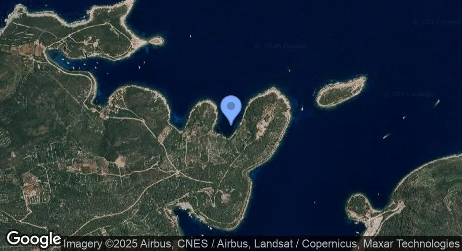 Uvala Parja, anchorage in Grad Vis, Croatia — photo 4