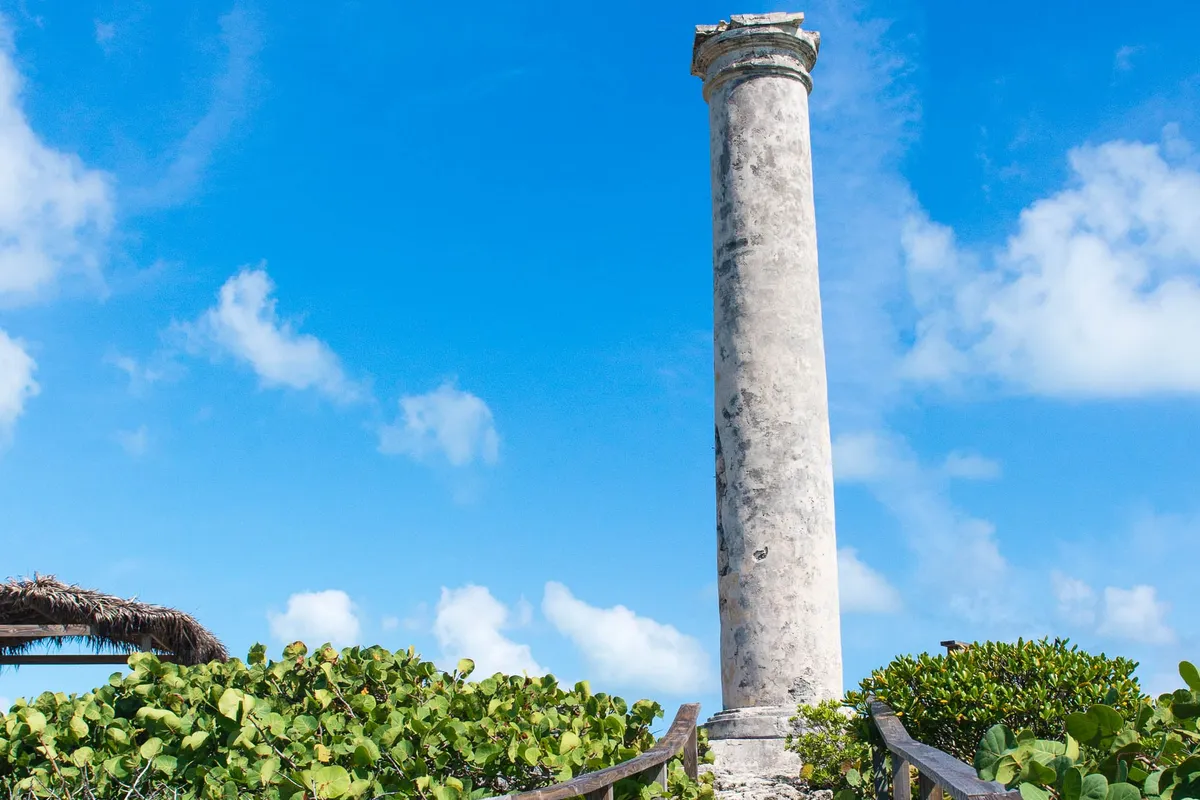 Monument Beach, stop in Exuma, Bahamas — photo 4