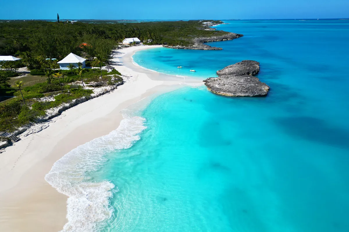 Monument Beach, stop in Exuma, Bahamas — photo 5