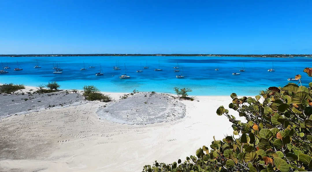 Monument Beach, stop in Exuma, Bahamas — photo 3