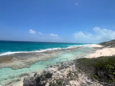 Monument Beach, stop in Exuma, Bahamas — photo 2