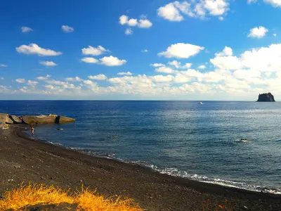 Spiaggia Puntalena, stop in Lipari, Italy — photo 2