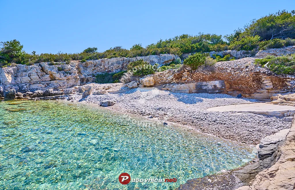 Luka Rukavac, harbour in Grad Vis, Croatia — photo 5