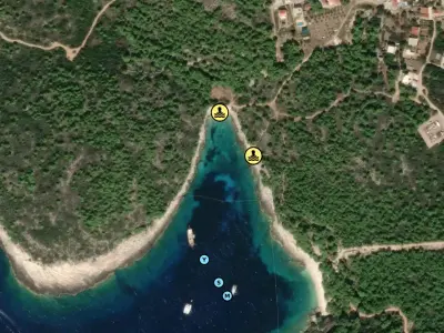 Luka Rukavac, harbour in Grad Vis, Croatia — photo 3