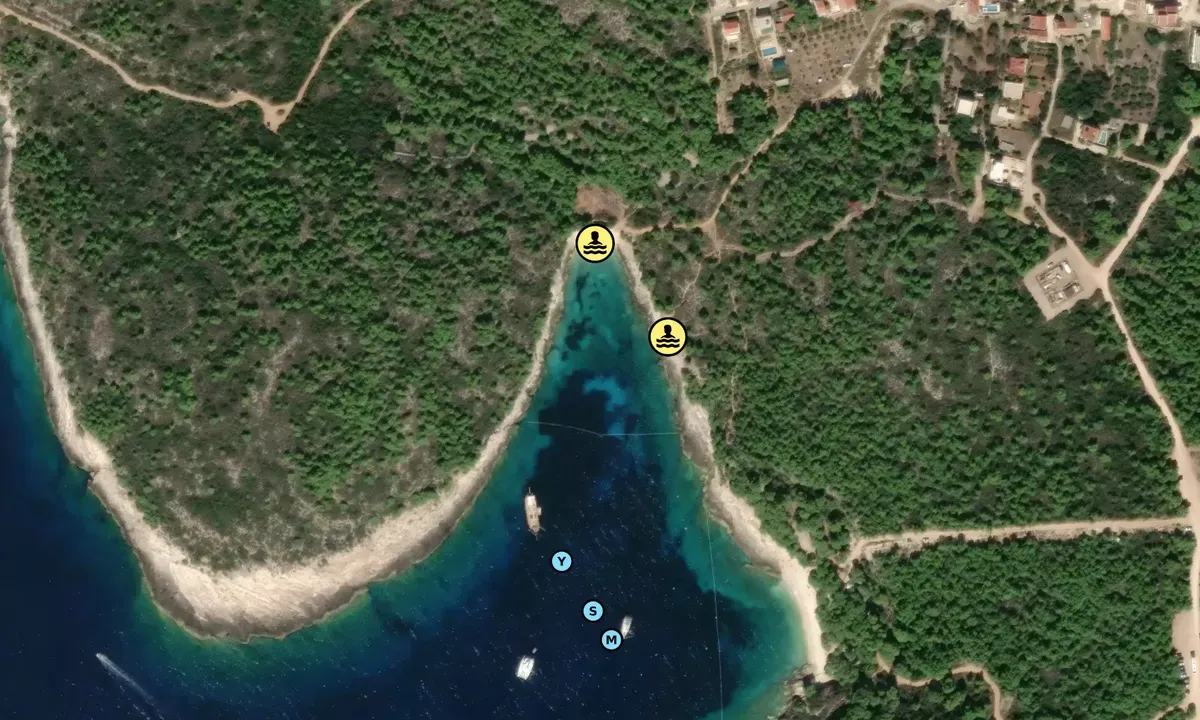 Luka Rukavac, harbour in Grad Vis, Croatia — photo 3